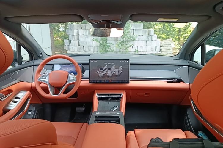 Used BYD Tang L 2025 DM 175KM Drone Player Edition Center Console