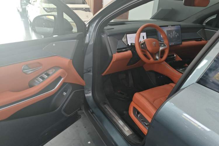 Used BYD Tang L 2025 DM 175KM Drone Player Edition Driver Seat