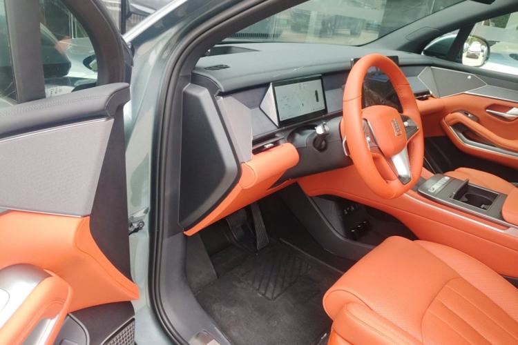 Used BYD Tang L 2025 DM 175KM Drone Player Edition Driver Seat