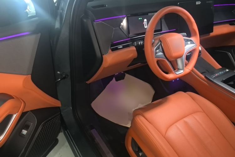 Used BYD Tang L 2025 DM 175KM Drone Player Edition Driver Seat