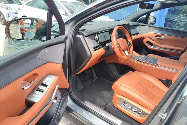 Used BYD Tang L 2025 DM 175KM Drone Player Edition Driver Seat