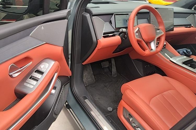 Used BYD Tang L 2025 DM 175KM Drone Player Edition Driver Seat