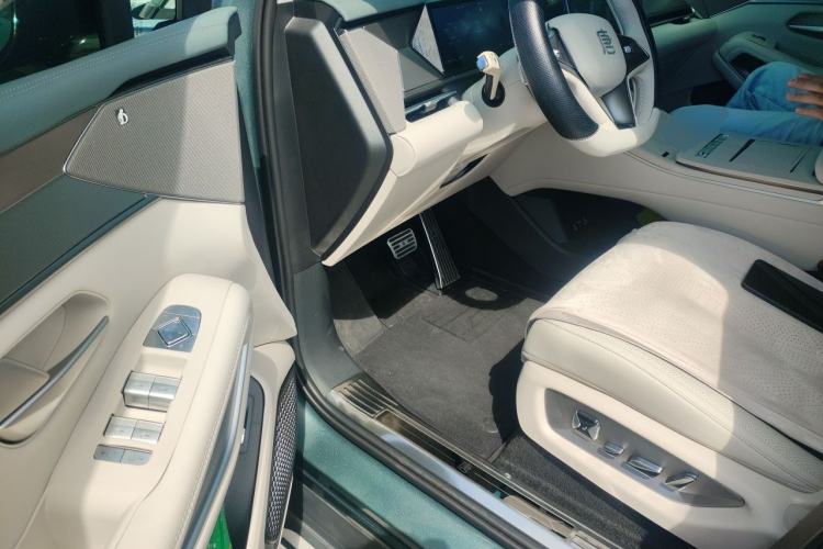 Used BYD Tang L 2025 DM 200KM Four-Wheel Drive LiDAR Flagship Model Driver Seat