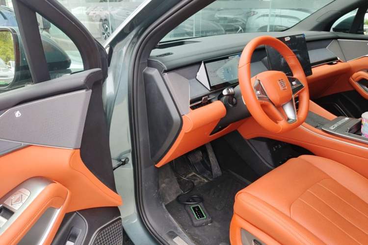 Used BYD Tang L 2025 DM 175KM Drone Player Edition Driver Seat