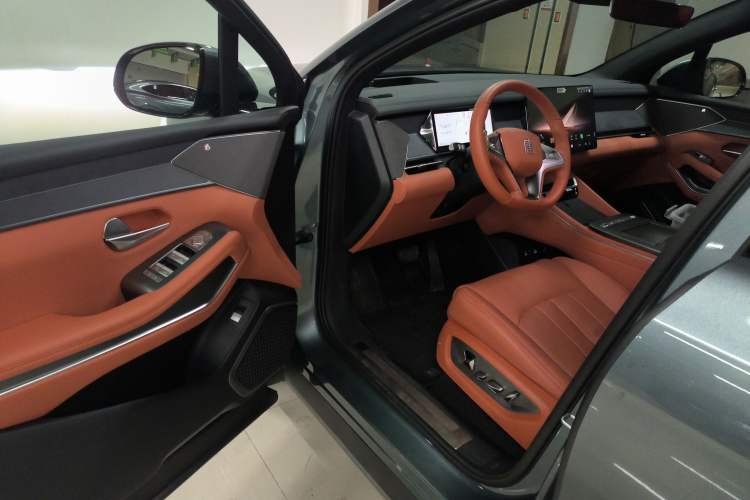 Used BYD Tang L 2025 DM 175KM Drone Player Edition Driver Seat