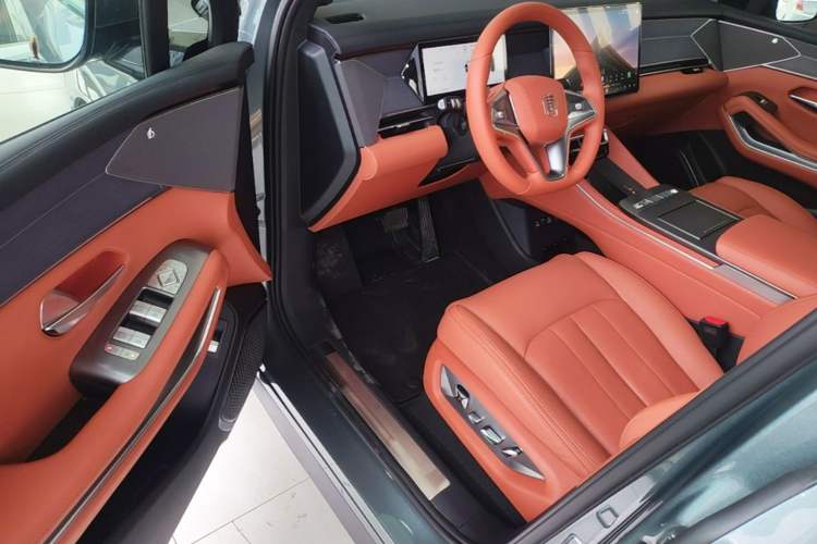 Used BYD Tang L 2025 DM 175KM Drone Player Edition Driver Seat