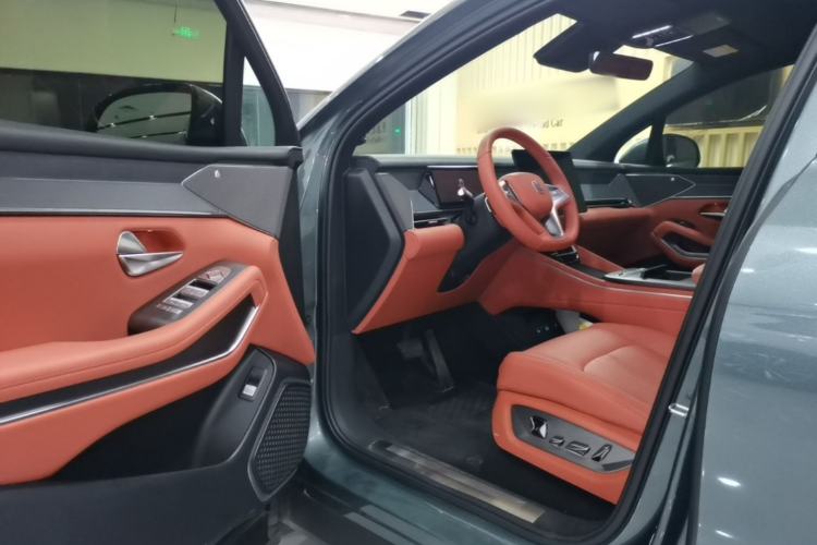 Used BYD Tang L 2025 DM 175KM Drone Player Edition Driver Seat