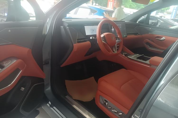 Used BYD Tang L 2025 DM 175KM Drone Player Edition Driver Seat