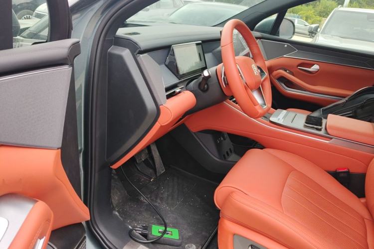 Used BYD Tang L 2025 DM 175KM Drone Player Edition Driver Seat