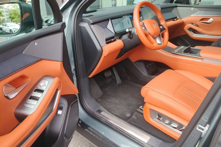 Used BYD Tang L 2025 DM 175KM Drone Player Edition Driver Seat