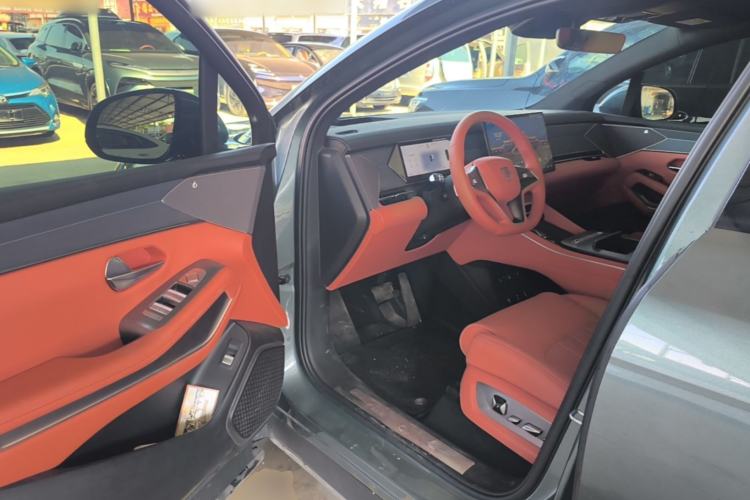 Used BYD Tang L 2025 DM 175KM Drone Player Edition Driver Seat