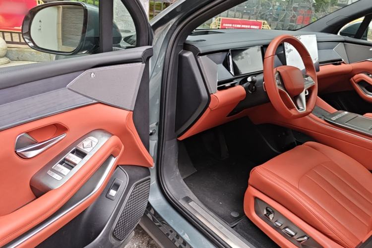 Used BYD Tang L 2025 DM 175KM Drone Player Edition Driver Seat