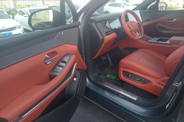 Used BYD Tang L 2025 DM 175KM Drone Player Edition Driver Seat