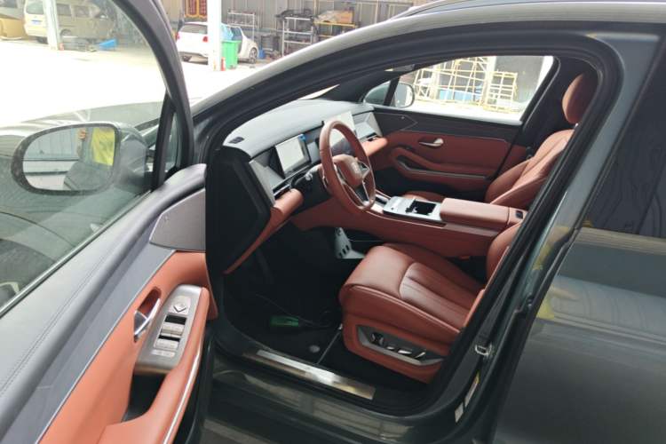 Used BYD Tang L 2025 DM 175KM Drone Player Edition Driver Seat