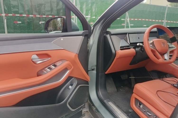 Used BYD Tang L 2025 EV 600KM All-Wheel-Drive LiDAR Flagship Model Driver Seat
