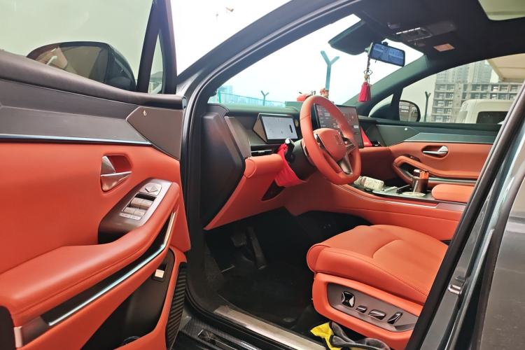 Used BYD Tang L 2025 DM 175KM Drone Player Edition Driver Seat