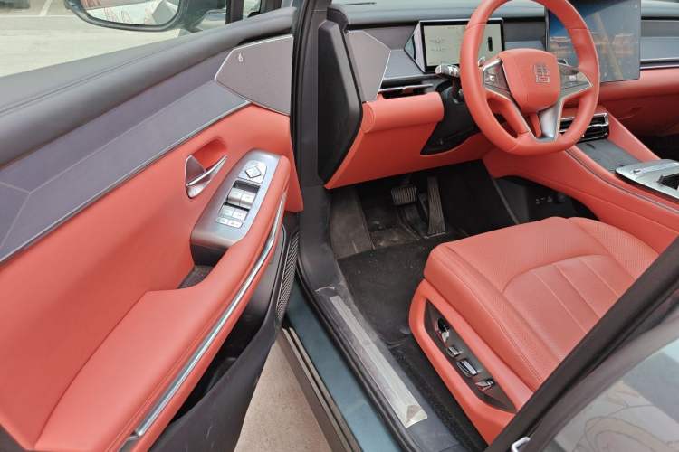 Used BYD Tang L 2025 DM 175KM Drone Player Edition Driver Seat