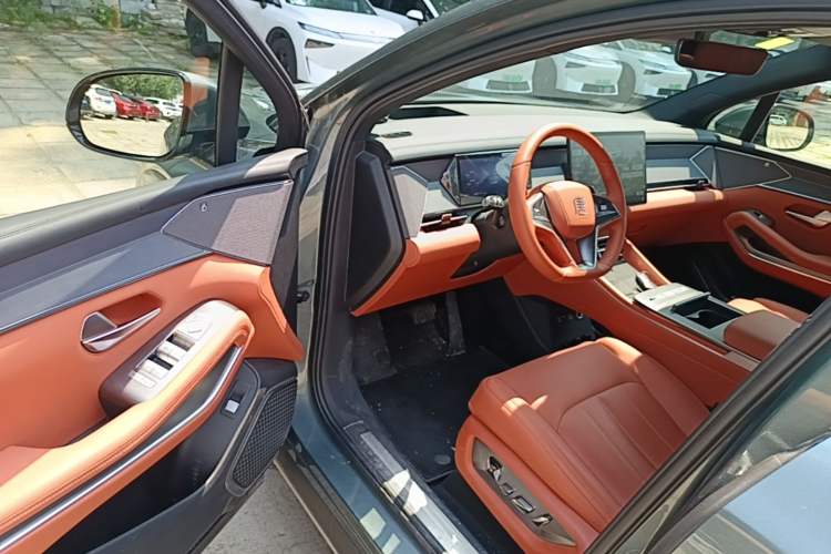 Used BYD Tang L 2025 DM 175KM Drone Player Edition Driver Seat