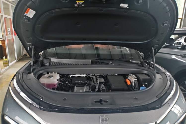 Used BYD Tang L 2025 DM 175KM Drone Player Edition Engine Bay