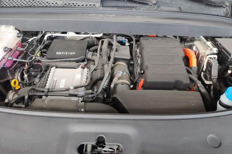 Used BYD Tang L 2025 DM 175KM Drone Player Edition Engine Bay