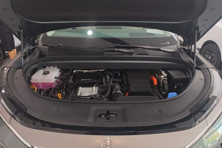 Used BYD Tang L 2025 DM 175KM Drone Player Edition Engine Bay