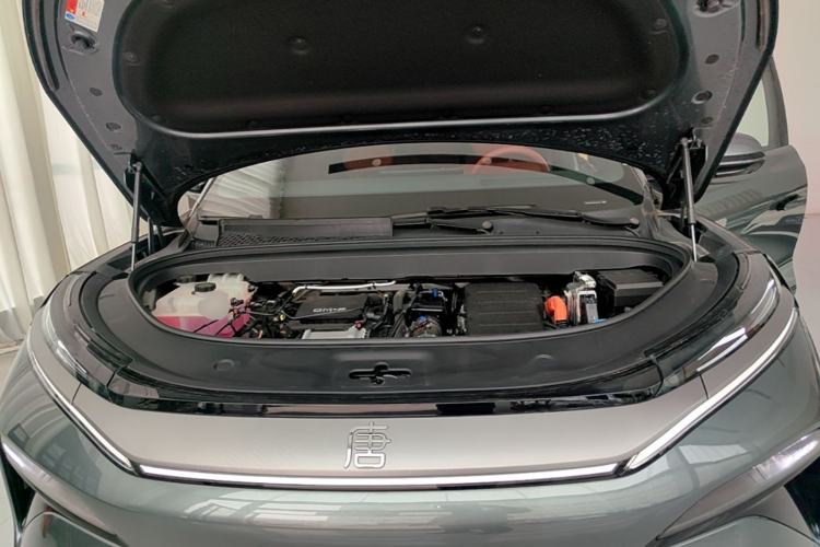 Used BYD Tang L 2025 DM 175KM Drone Player Edition Engine Bay