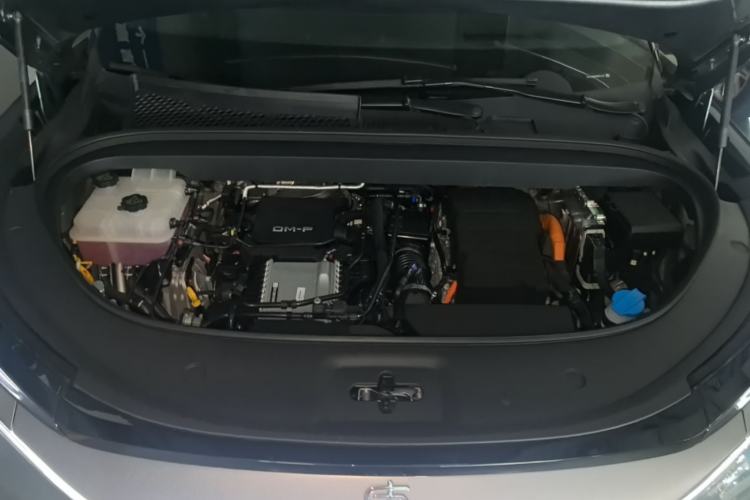 Used BYD Tang L 2025 DM 175KM Drone Player Edition Engine Bay