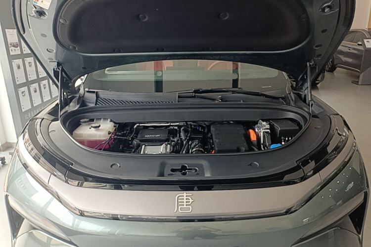 Used BYD Tang L 2025 DM 175KM Drone Player Edition Engine Bay
