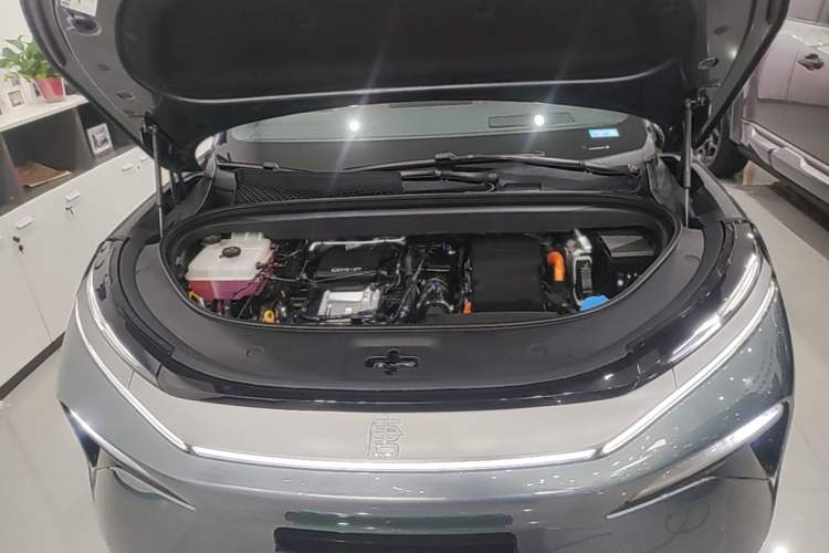 Used BYD Tang L 2025 DM 175KM Drone Player Edition Engine Bay