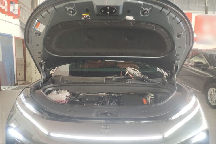 Used BYD Tang L 2025 DM 175KM Drone Player Edition Engine Bay