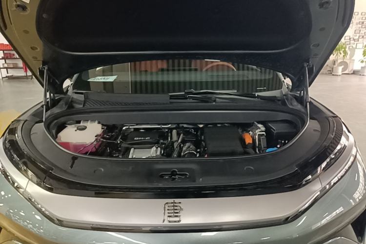 Used BYD Tang L 2025 DM 175KM Drone Player Edition Engine Bay