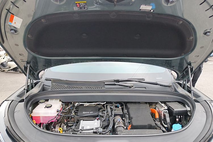 Used BYD Tang L 2025 DM 175KM Drone Player Edition Engine Bay