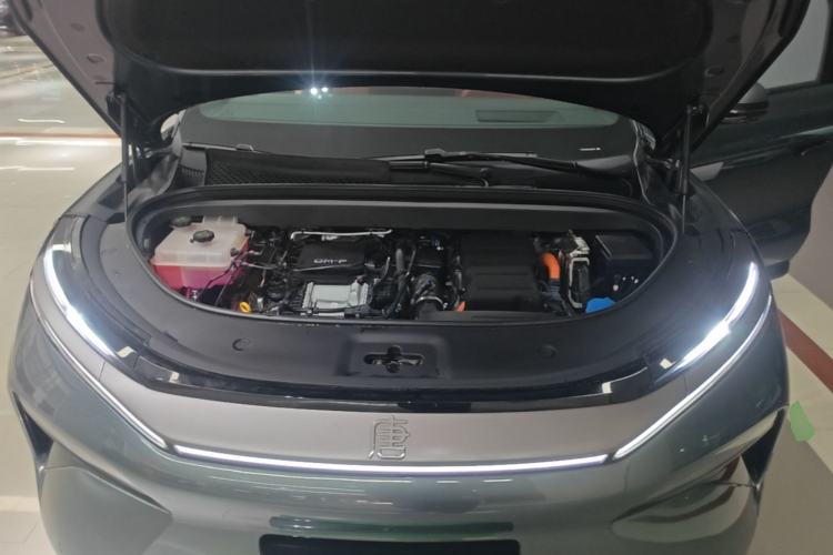 Used BYD Tang L 2025 DM 175KM Drone Player Edition Engine Bay