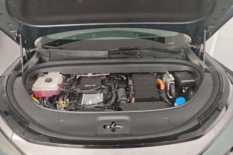 Used BYD Tang L 2025 DM 175KM Drone Player Edition Engine Bay
