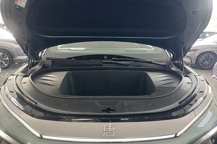 Used BYD Tang L 2025 EV 600KM All-Wheel-Drive LiDAR Flagship Model Engine Bay