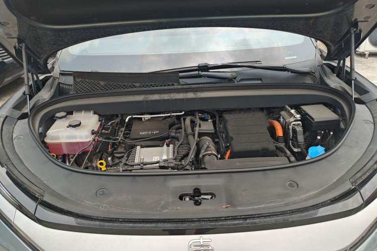 Used BYD Tang L 2025 DM 175KM Drone Player Edition Engine Bay