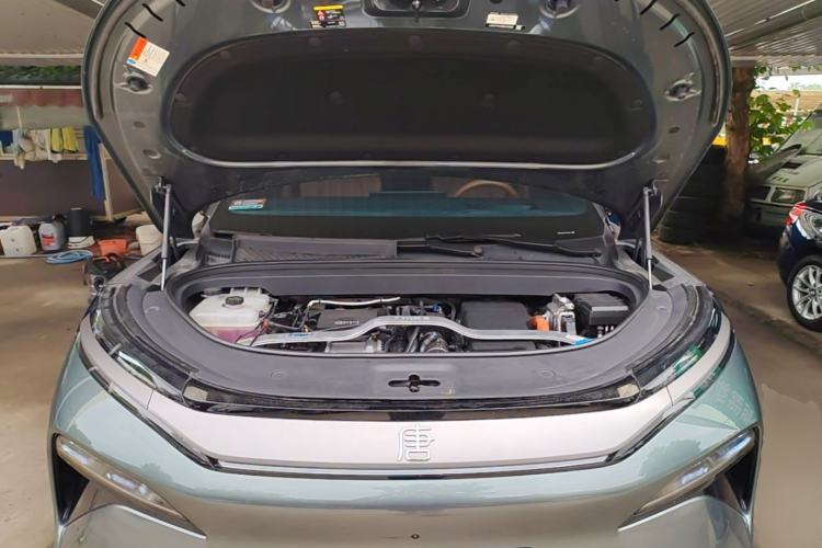 Used BYD Tang L 2025 DM 215KM LiDAR Flagship Model Engine Bay