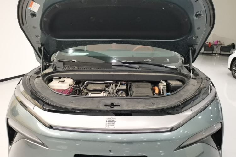 Used BYD Tang L 2025 DM 175KM Drone Player Edition Engine Bay
