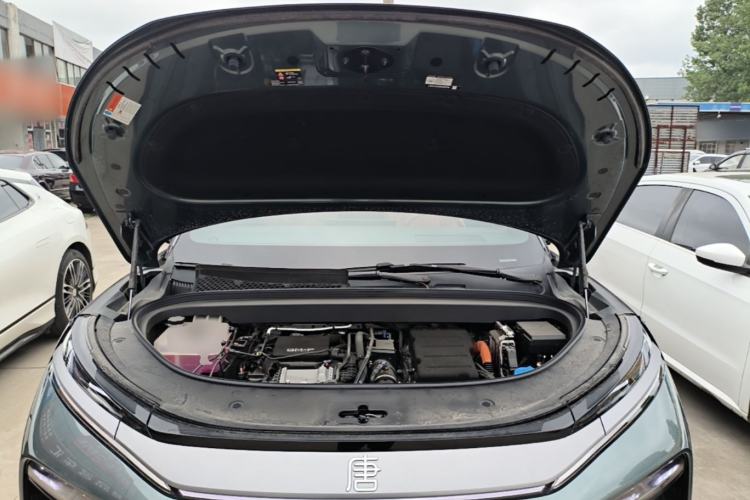 Used BYD Tang L 2025 DM 175KM Drone Player Edition Engine Bay