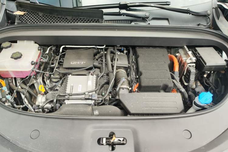 Used BYD Tang L 2025 DM 175KM Drone Player Edition Engine Bay