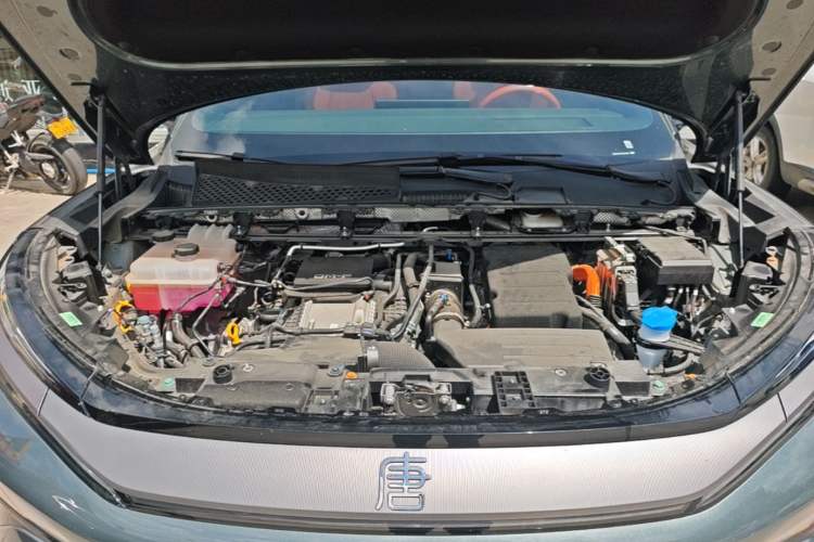 Used BYD Tang L 2025 DM 175KM Drone Player Edition Engine Bay