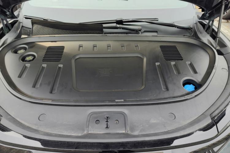 Used BYD Tang L 2025 DM 200KM Four-Wheel Drive LiDAR Flagship Model Engine Bay