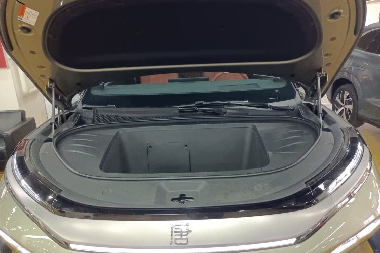 Used BYD Tang L 2025 EV 670KM LiDAR Flagship Version Engine Bay