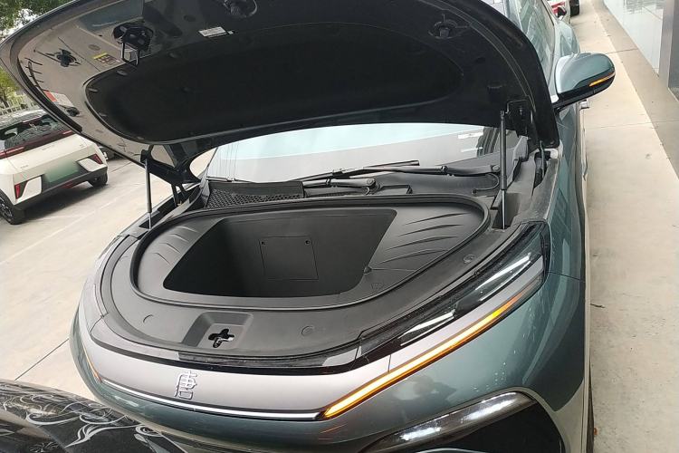 Used BYD Tang L 2025 EV 600KM All-Wheel-Drive LiDAR Flagship Model Engine Bay