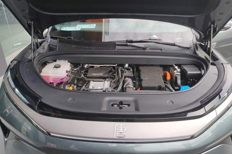 Used BYD Tang L 2025 DM 175KM Drone Player Edition Engine Bay
