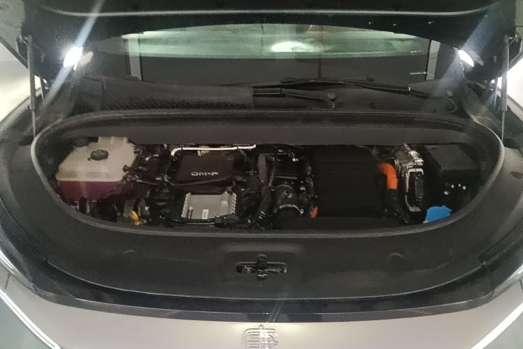 Used BYD Tang L 2025 DM 175KM Drone Player Edition Engine Bay