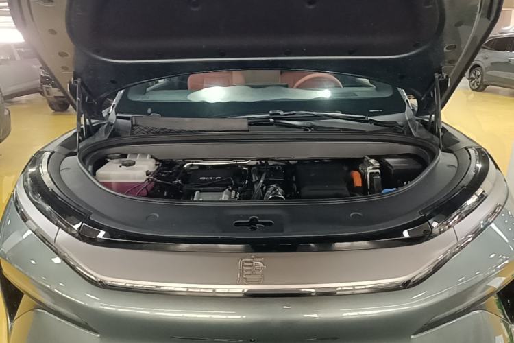 Used BYD Tang L 2025 DM 175KM Drone Player Edition Engine Bay