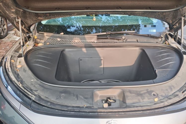 Used BYD Tang L 2025 EV with 670 km Range LiDAR and Premium Features Engine Bay