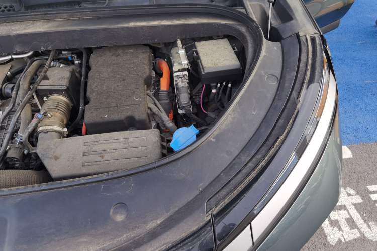 Used BYD Tang L 2025 DM 200KM Four-Wheel Drive LiDAR Flagship Model Engine Bay Left
