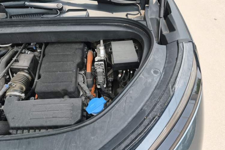 Used BYD Tang L 2025 DM 200KM Four-Wheel Drive LiDAR Flagship Model Engine Bay Left